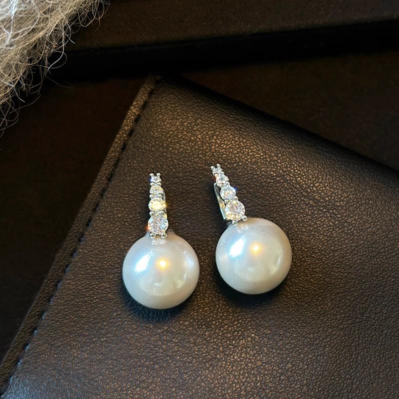 Elegant S925 Silver Needle Diamond Pearl Earrings for Women - High-End, Versatile Luxury