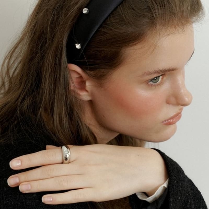 LOVE ME MONSTER Chic Volume Ring