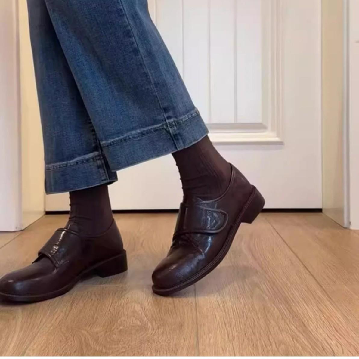 

Версия из овчины~ Модные литературные и ретро туфли-лоферы на платформе с круглым носком и застежкой-липучкой, женская весенняя новинка 40 чёрный