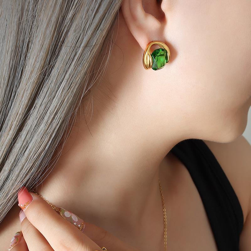 Korean Style Colorfast Emerald Crystal Pendant Necklace and Earrings Set
