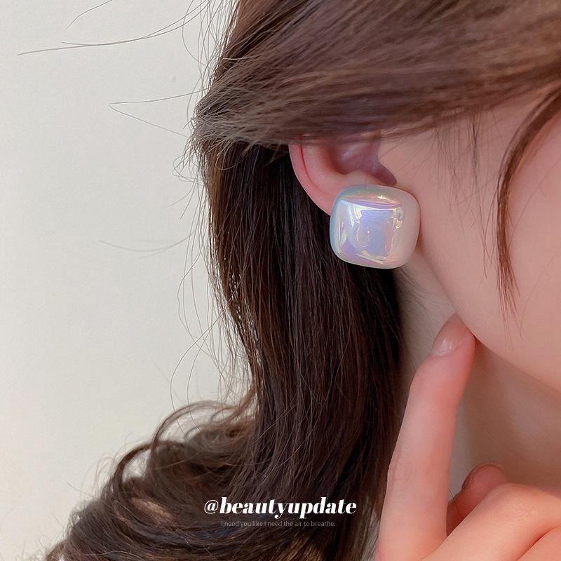 Silver Needle Pearl Geometric Earrings: Korean Simple French Style, Daily All-Match for Women