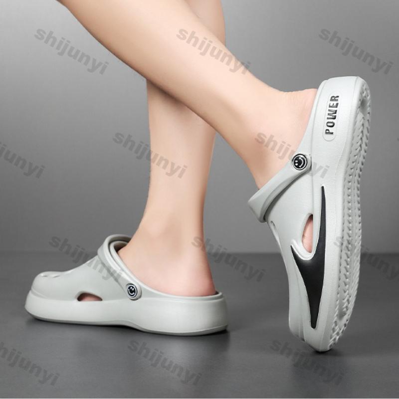 Fashion Men's Slippers 2025 Summer New Hollow Breathable Non Slip Soft Sole Beach Shoes Lightweight Comfortable Fashion Slip on Sandals