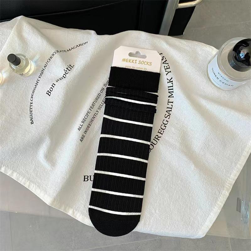 Women's New Spring and Summer Striped Medium Tube Pile Cotton Socks