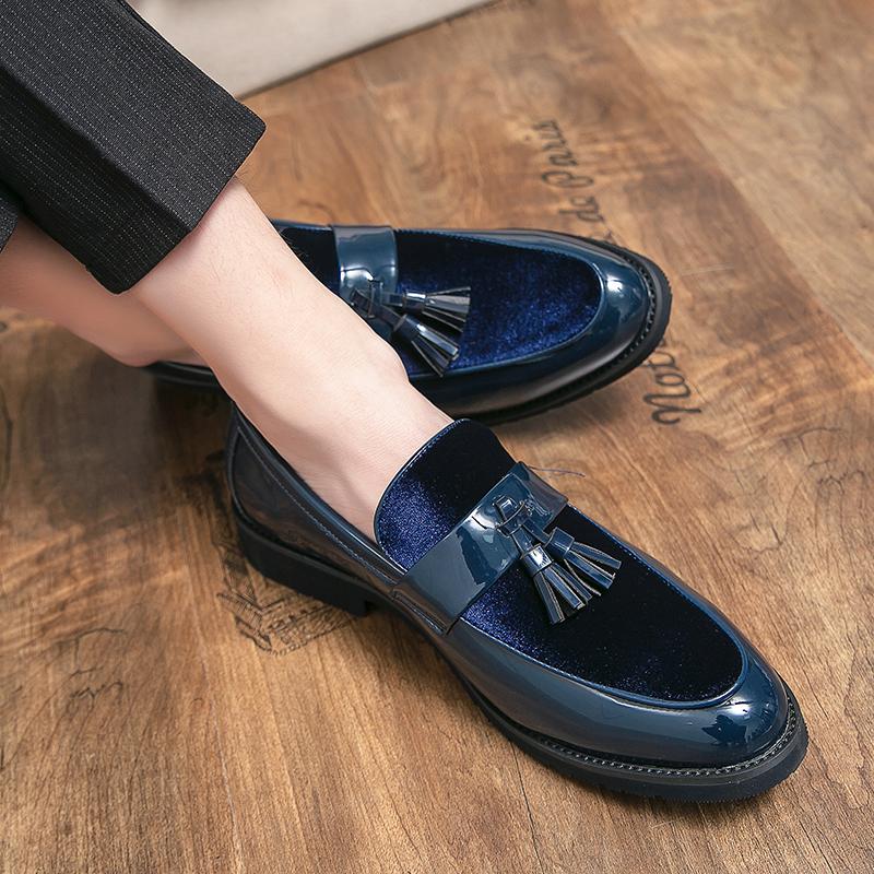 Fashion Luxury Brand Tassel Mens Shoes Leather Men Loafers Classic Black Pointed Tip Gentlemen Business Pointed Toe Slip-On Bean Shoes
