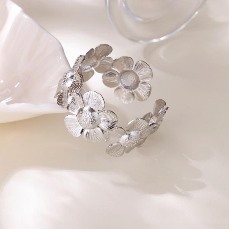 Hot-selling Gold-plated Exaggerated Design Flower Stainless Steel Open Bracelet Does Not Fade Adjustable Hand Jewelry