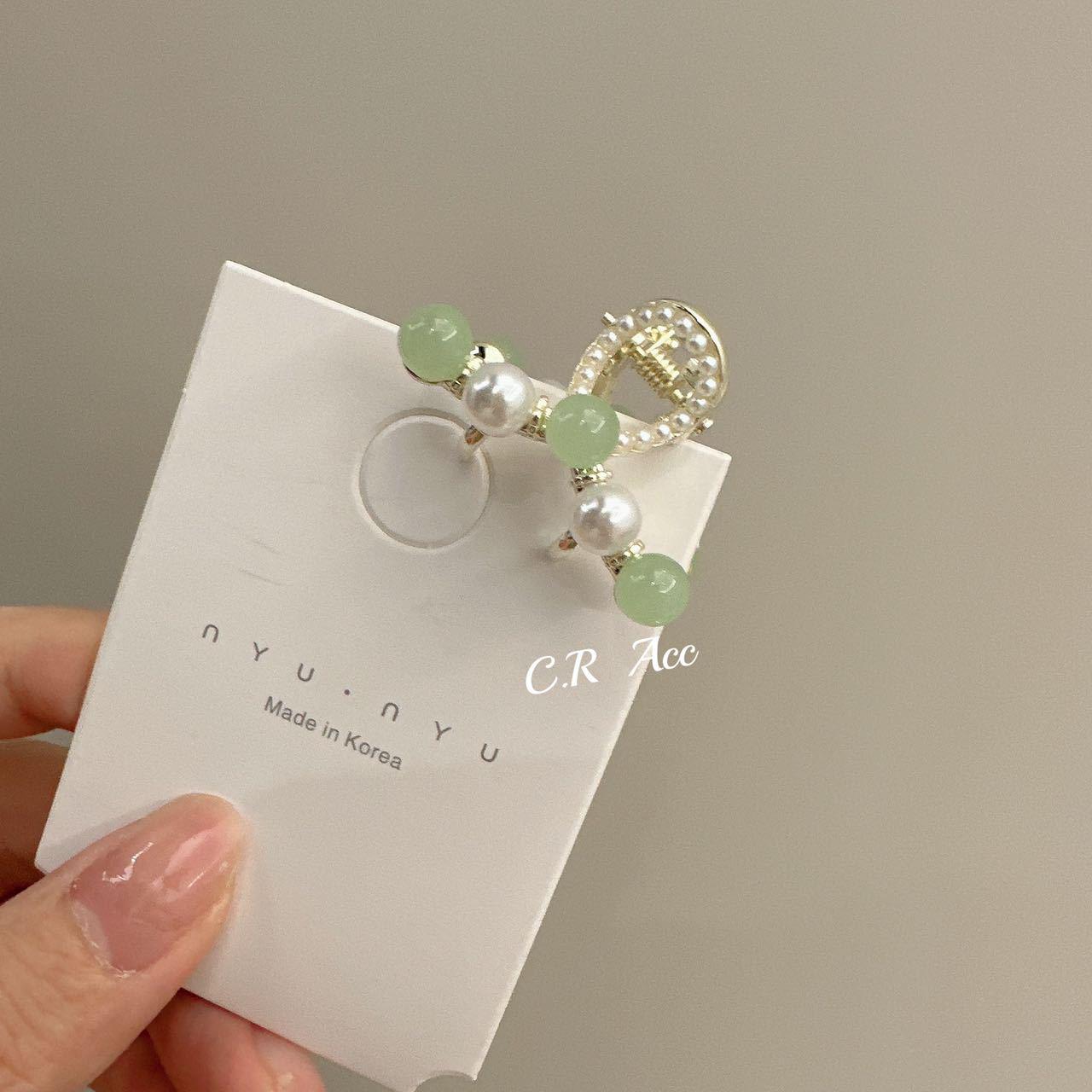 

Маленький крабик в древнем стиле для девочек - Челка, Коса на лбу, Акула, Полупучок