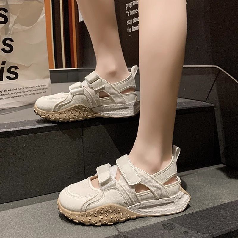

2025 summer new hollow breathable Internet celebrity dad shoes ultra-light sports sandals women s wear-resistant platform casual shoes 35