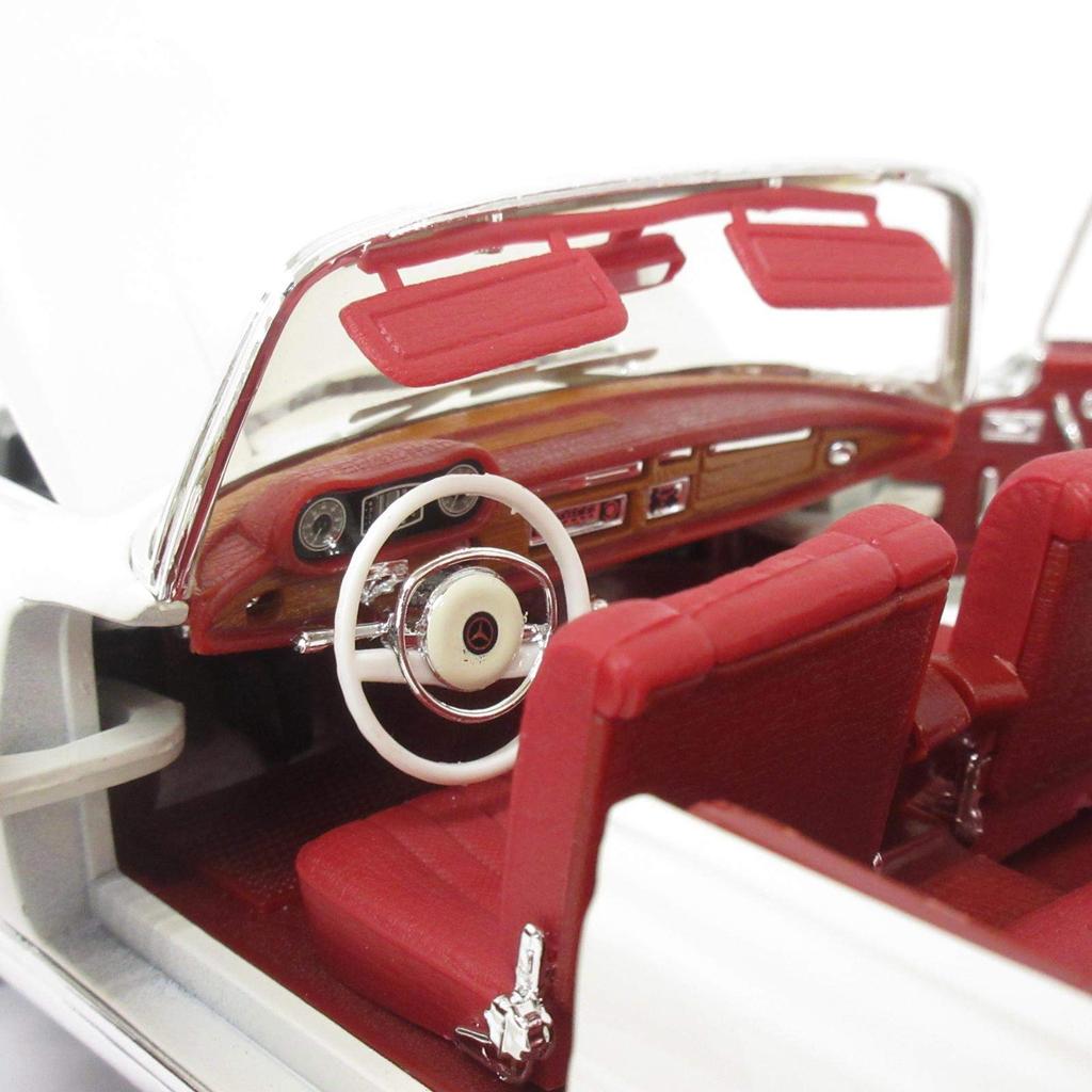 Maisto 1/18 scale diecast model Mercedes-Benz 280SE SE 1967 White (200-088)