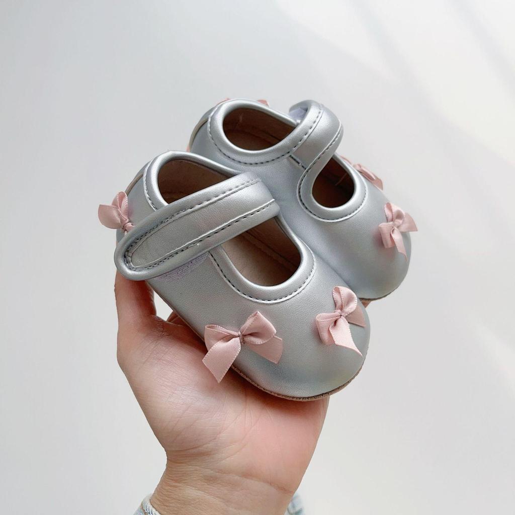 Spring Korean Style Baby Walking Shoes for 0-2 Years: Non-Slip Soft Sole Bow Princess Shoes with Magic Sticker.