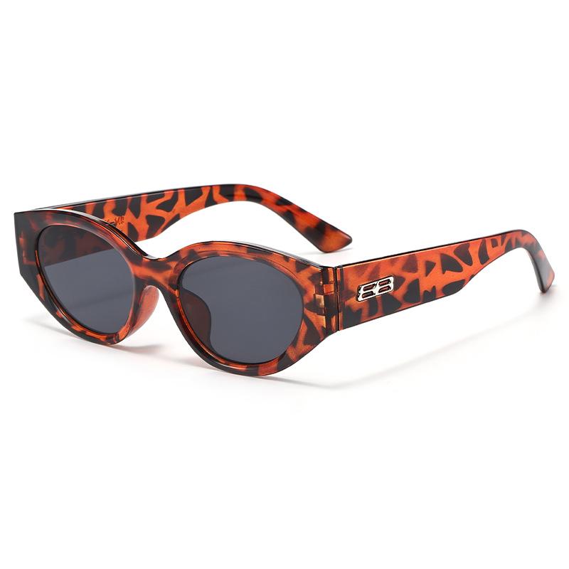 2026 Cross-Border Fashion Trend Sunglasses: Stylish Small Frame for Photography & Travel