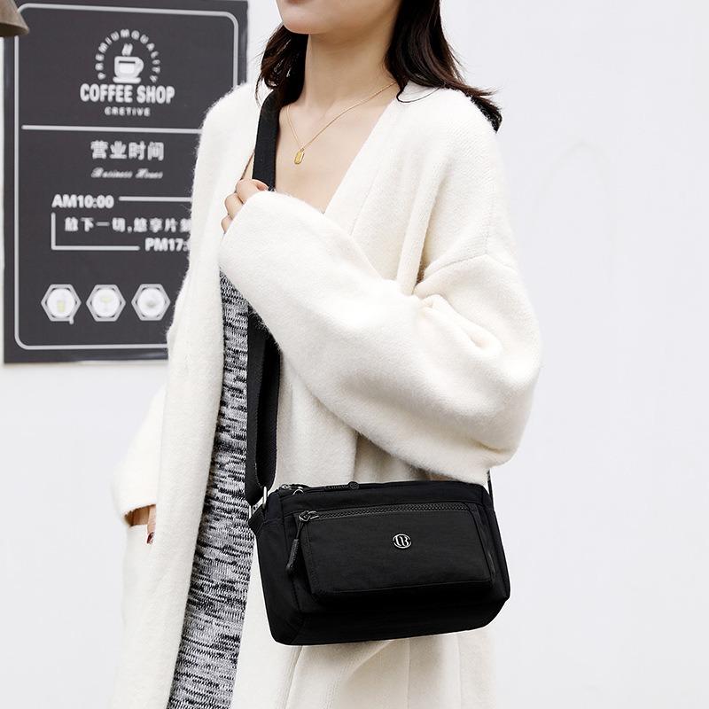 Lightweight multi-layer simple messenger bag women's new versatile commuter shoulder bag nylon casual hand carry small square bag