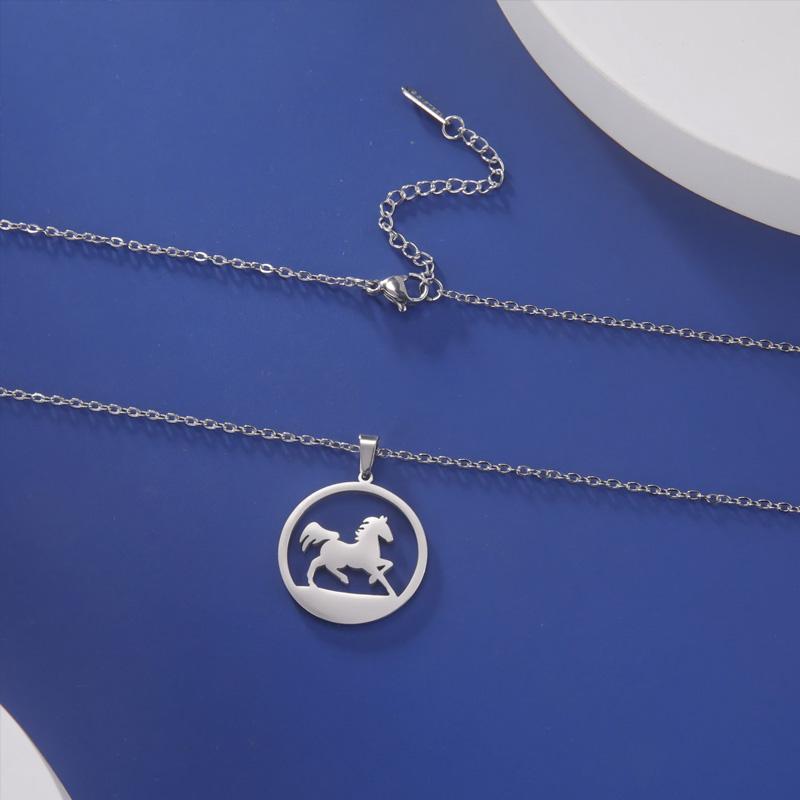 1ks Náhrdelník s přívěskem koně Vynikající nerezová ocel Novoroční dárek Diamantem vykládaný Temperament Kulatý přívěsek Náhrdelník