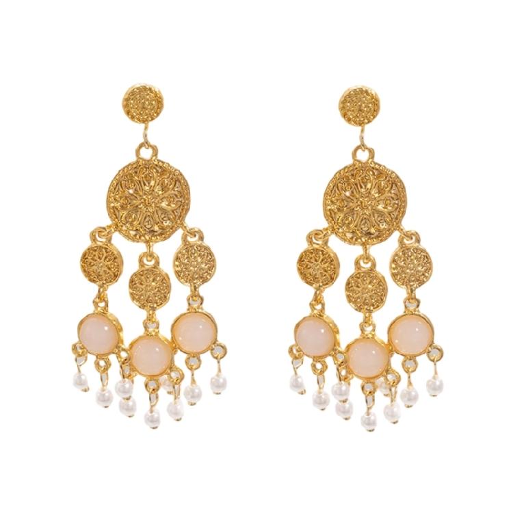 Stylish Swing Tassels Earrings With Secure Alloy Builds Seamlessly Matching Denims To Evening Gowns белый