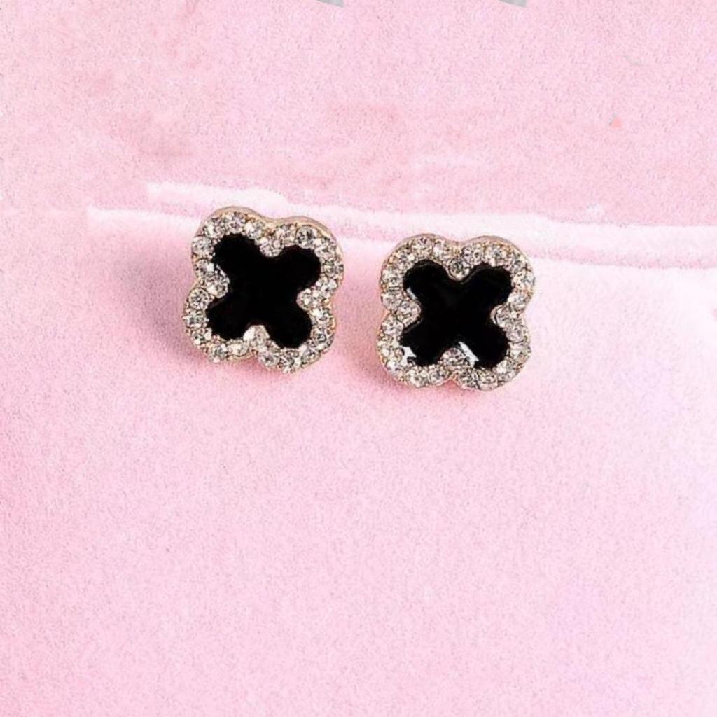 Elegantní náušnice s čtyřlístkem pro ženy - Trendy, špičkový a všestranný design