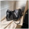 Retro bag women's large-capacity new autumn and winter high-end texture niche messenger bag commuter pillow bag