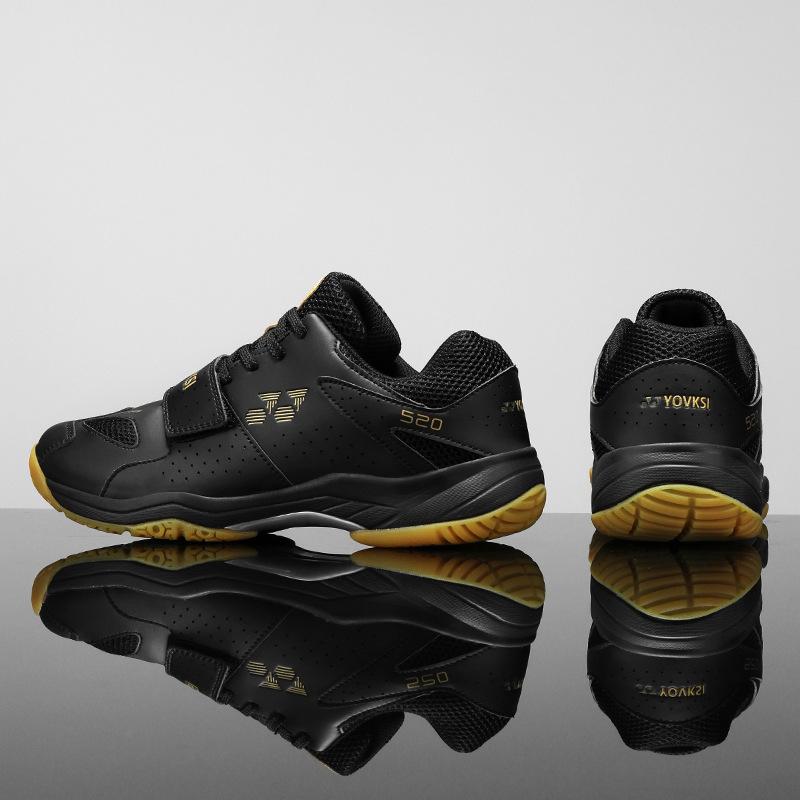 2025 Autumn New Badminton Shoes Professional Competition Good Quality Breathable Badminton Shoes Couple Sports Shoes