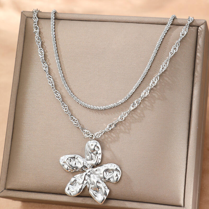 Stainless Steel Hammer Texture Flower Pendant Necklaces for Women Ladies Double Layer Stacking Petal Necklaces Jewelry Wholesale