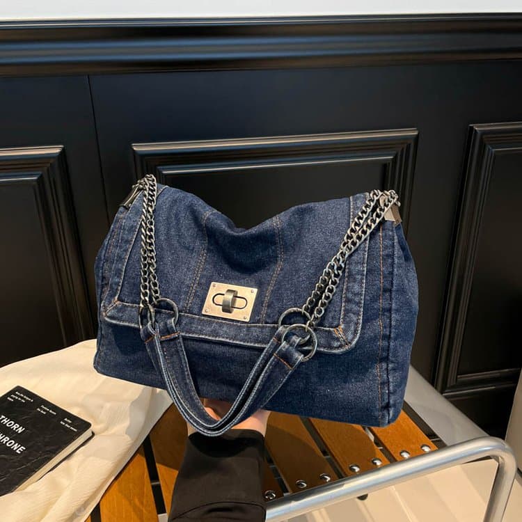 

Vintage washed denim chain underarm bag tote bag темно-синього кольору