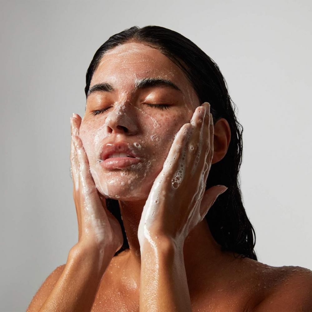 Ouai Detox Face Cleanser 7.8 Oz   231 Ml