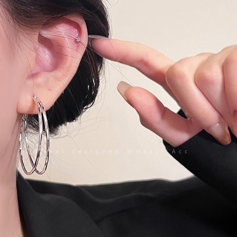 Elegant High-End Hoop Earrings for Women – Fashionable, Lightweight, and Perfect for Larger Faces