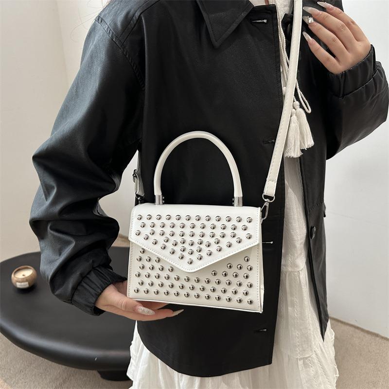 New Rivet Clutch Bag Versatile Dinner Bag High-end Fashion Party Clutch Bag