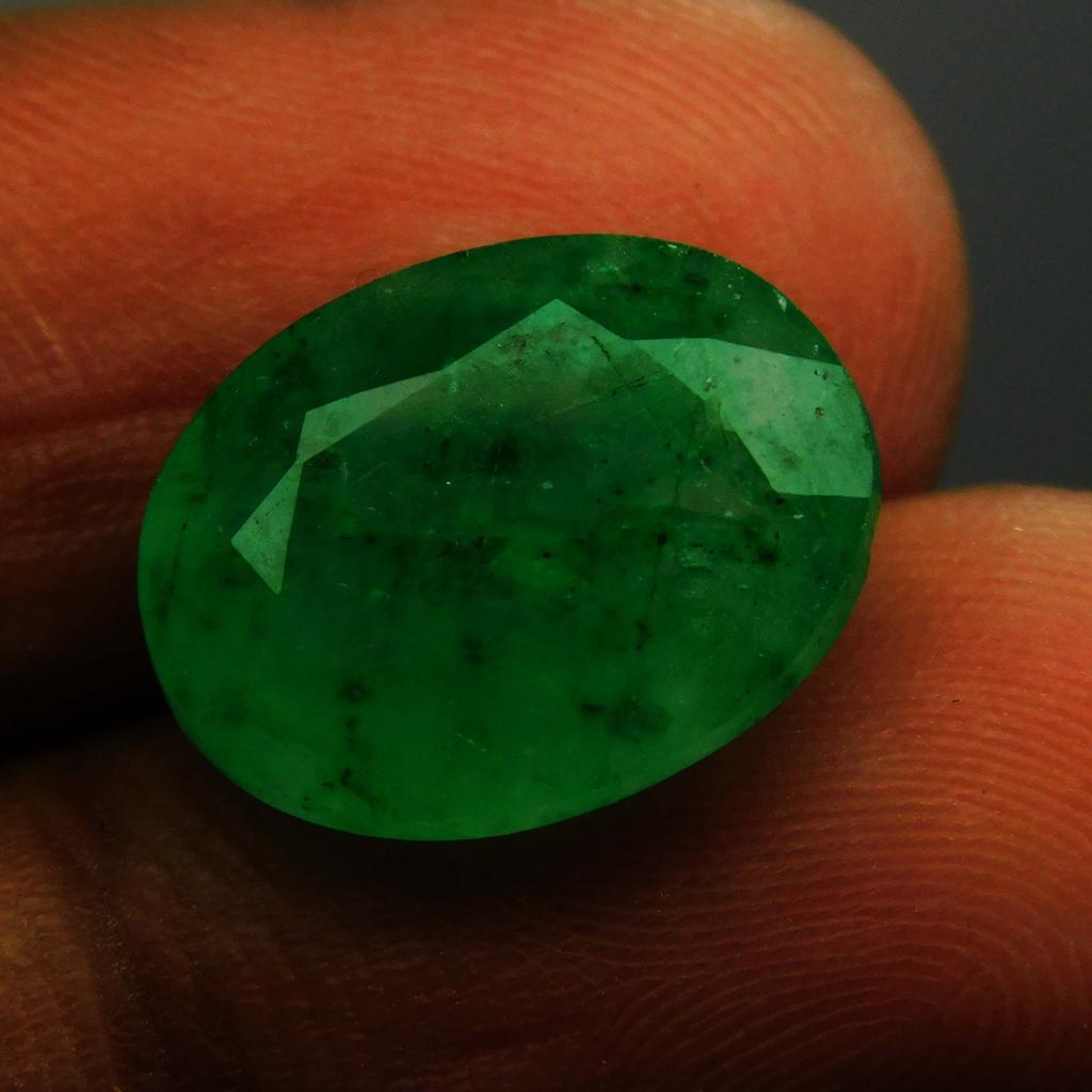 Natural Green Emerald Loose Gemstone Oval Cut 7 Ct Colombian for Jewelry Making and Gem Collections