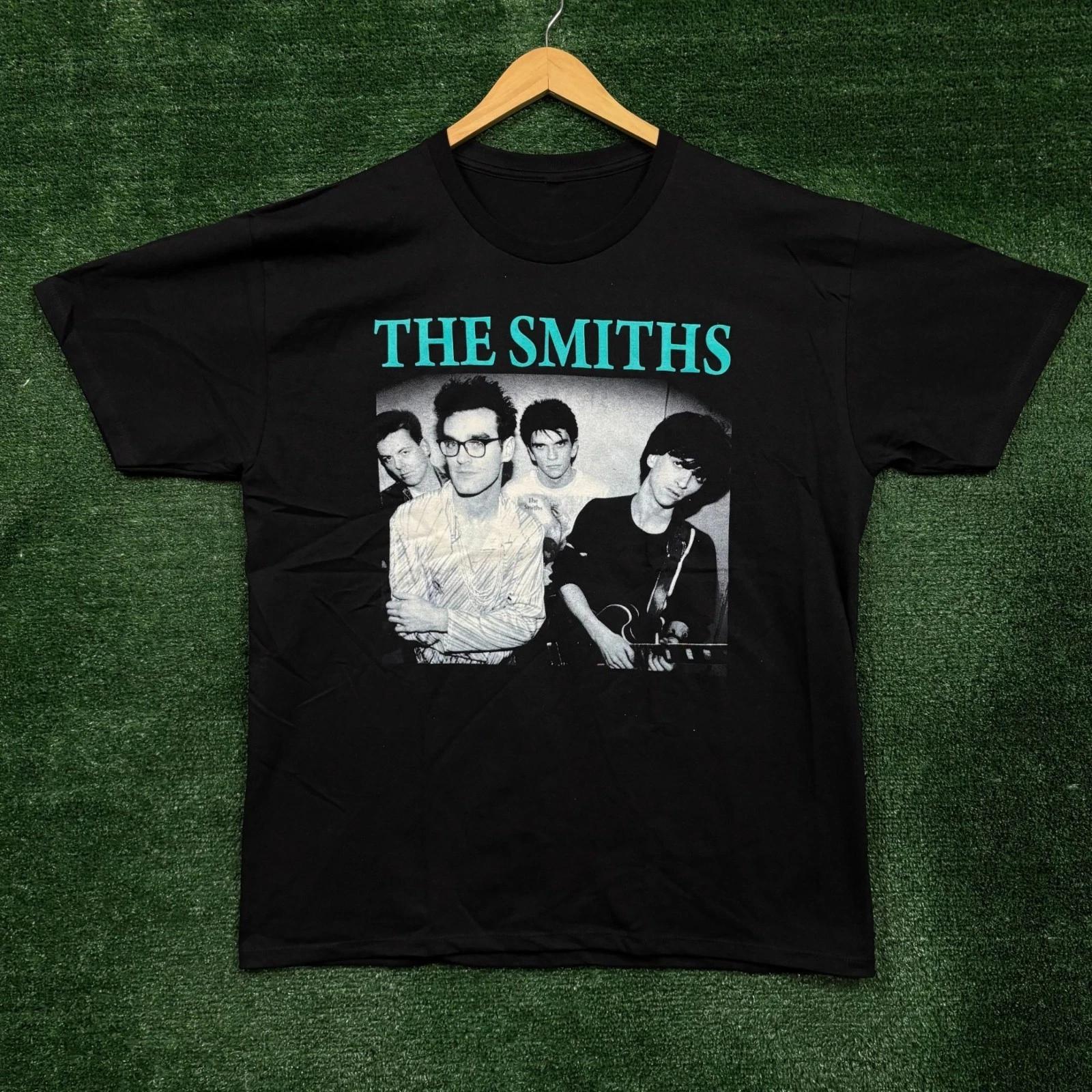

The Smiths Self Titled Album Rock Band T-shirt Size Extra Large 4XL
