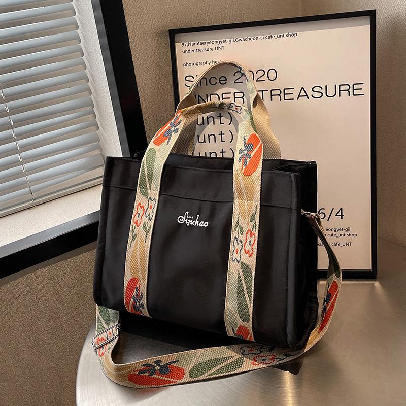 Velkokapacitní dámská letní všestranná taška 2024, nová módní texturovaná plátěná taška přes rameno, dojíždějící taška přes rameno