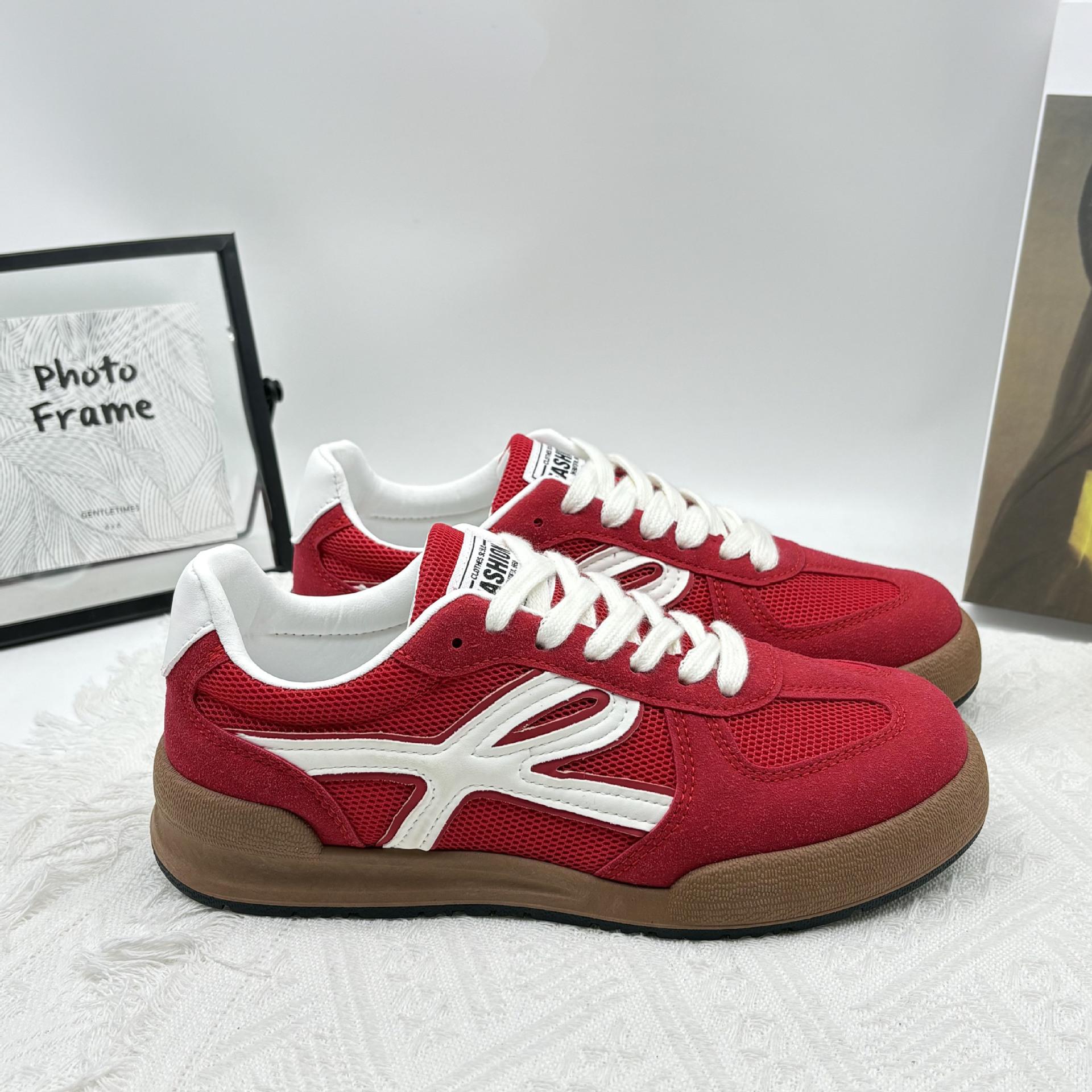 

Lightweight German training shoes women s soft soles 2025 spring new shoes versatile chic niche Forrest Gump casual sports shoes 40 красный