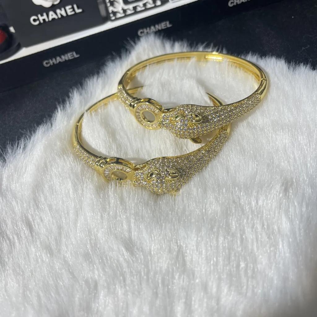Versatile Retro Style Fashionable, High-end, Instagram Style Open Bracelet for Men and Women
