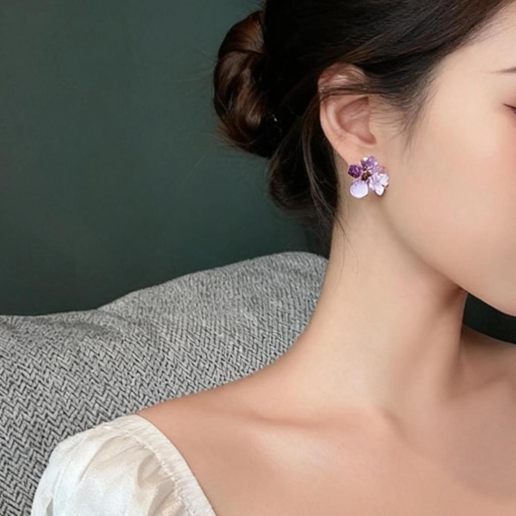 2025 Retro Purple Crystal Flower Stud Earrings: Versatile, Fashionable, Gentle, and Elegant