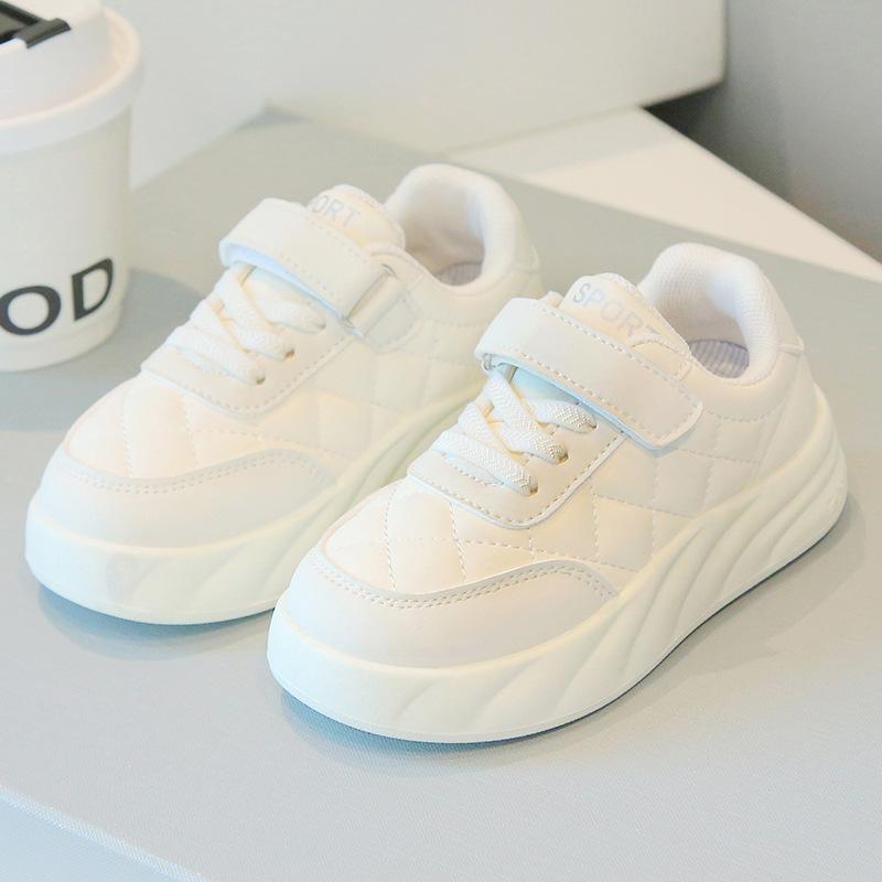 Children's Sports Shoes 2025 Spring and Autumn Boys' Casual Board Shoes Lightweight Girls' Little White Shoes Soft Sole Baby Bread Shoes Single