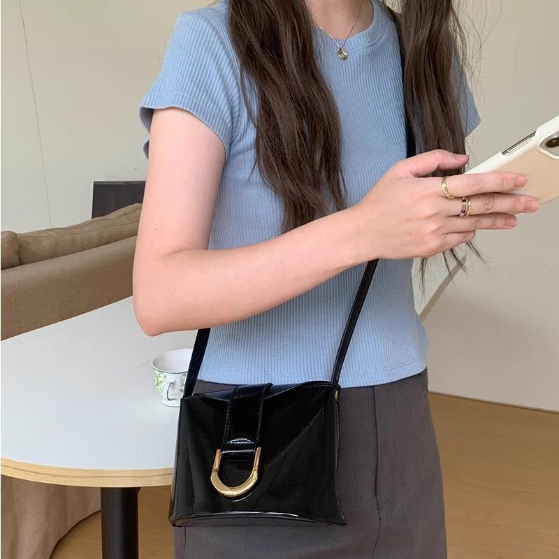 New Small Red PU Leather Crossbody Bags Fashion Metal Horseshoe Buckle Mini Flap Bucket Hand Bags Casual Black Shoulder Bags