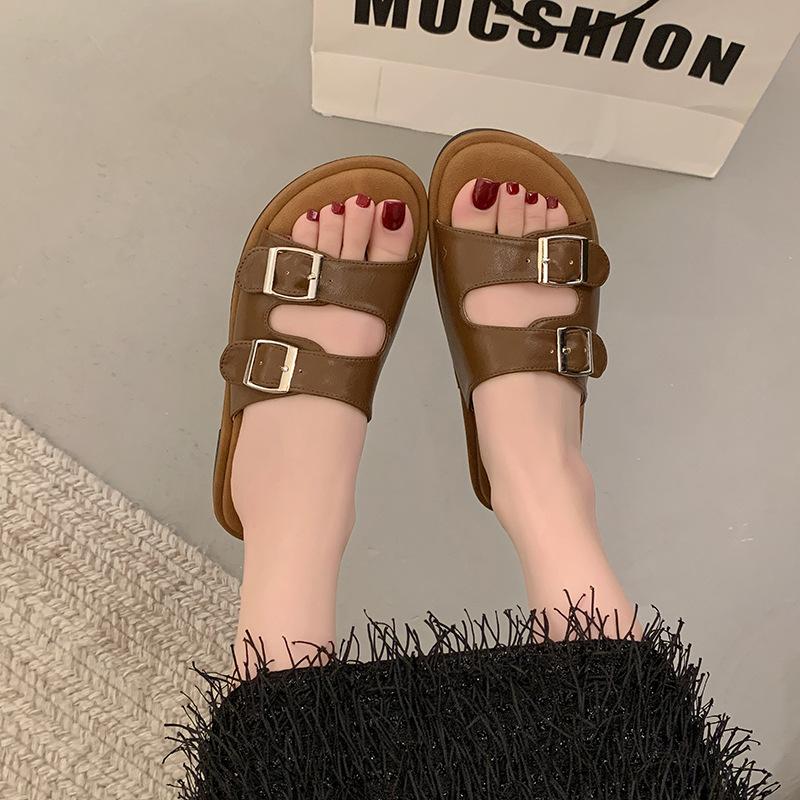 

Super fire beautiful outerwear sandals 2025 new summer flat bottom one word with square buckle thick bottom beach cool slippers 40 коричневый