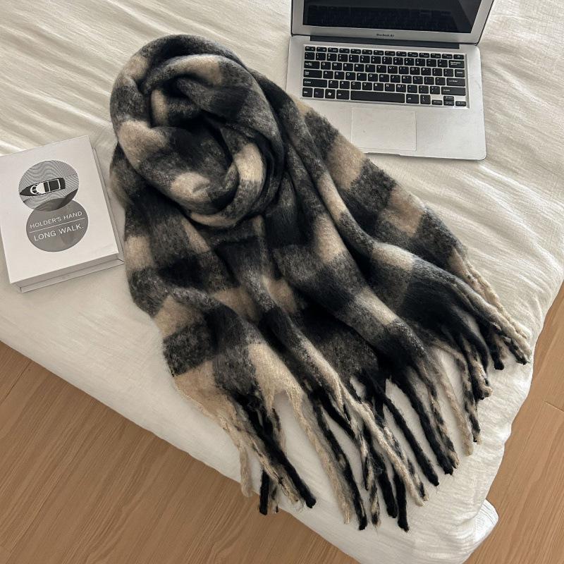 High-End Plaid Shawl for Women - 2025 Autumn/Winter Korean Style Thickened Imitation Cashmere Scarf