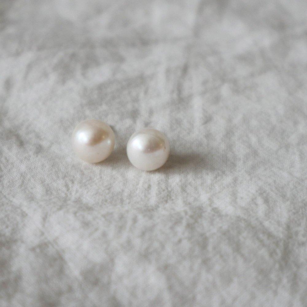Natural freshwater pearl silver needle earrings