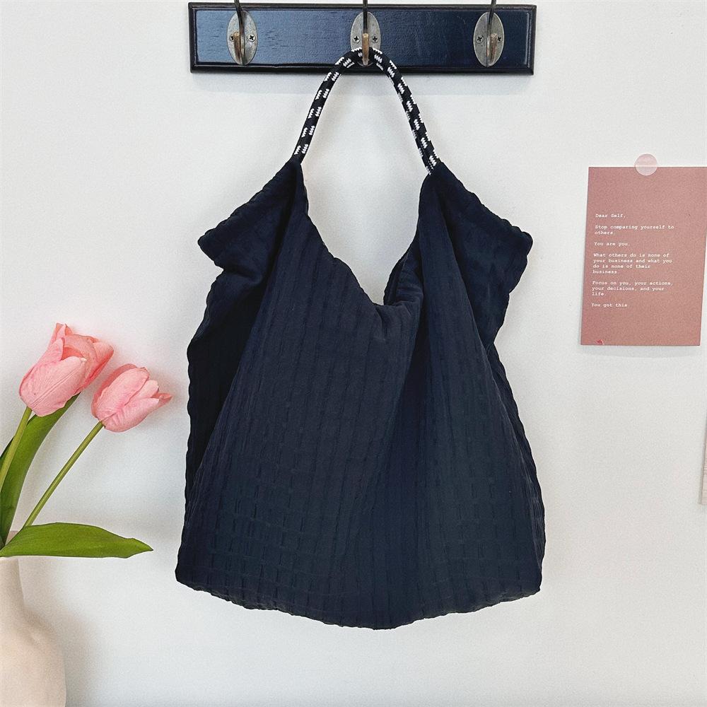 

ins hollow plaid bag large capacity commuter shoulder bag summer thin portable beach bag чорний