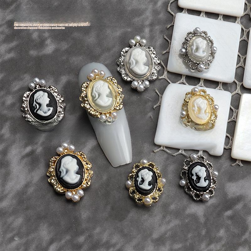 

Baroque Retro Style Nail Art: Pearl Alloy Gold & Silver Ornaments