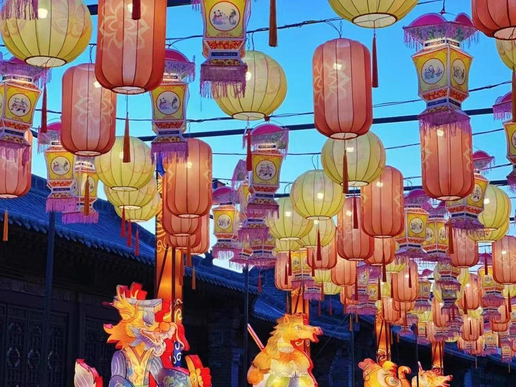Chinese-Style Outdoor Waterproof Lantern Chandelier for Scenic and Creative Market Decoration