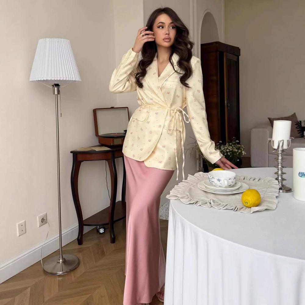 2025 Autumn Women's Tie Print Slimming Suit Jacket - European and American Style