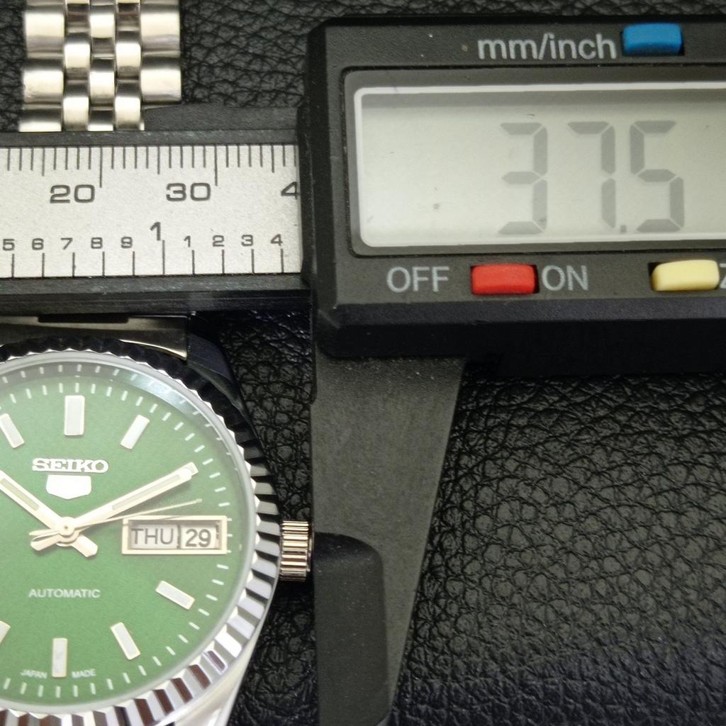 MENS VINTAGE REFURBISHED SEIKO 5 AUTOMATIC JAPAN GREEN DIAL WATCH A440601-9 Sk-a440601-1