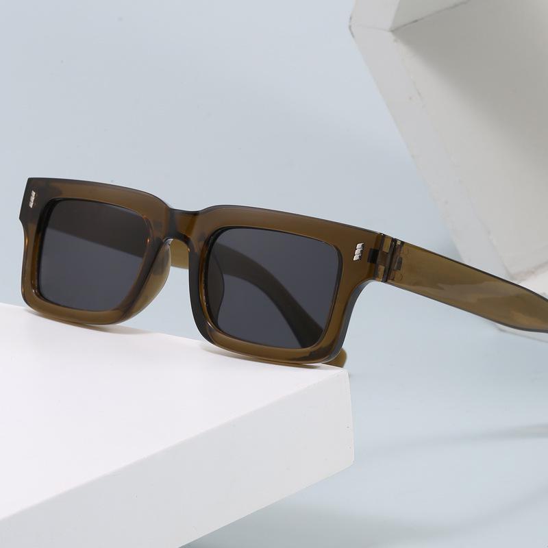 2026 Nuevas Gafas de Sol de Moda Metálicas Cuadradas Pequeñas con Clavos de Arroz para Mujer