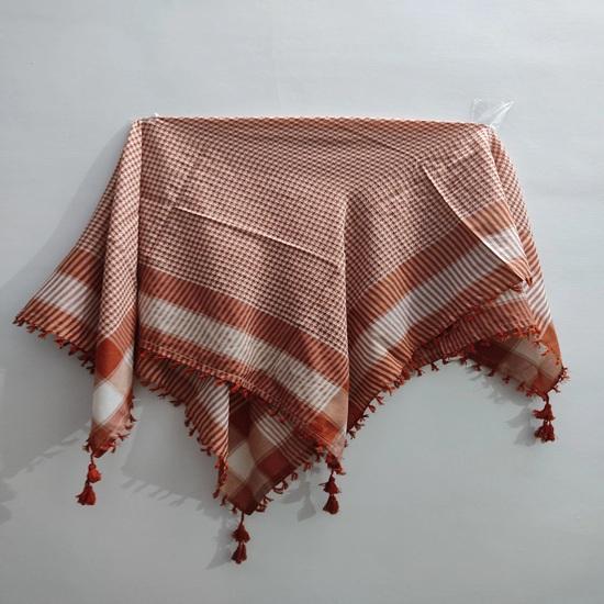 Czerwono-biała kefija szalik tradycyjna bliskowschodnia szamaga szal