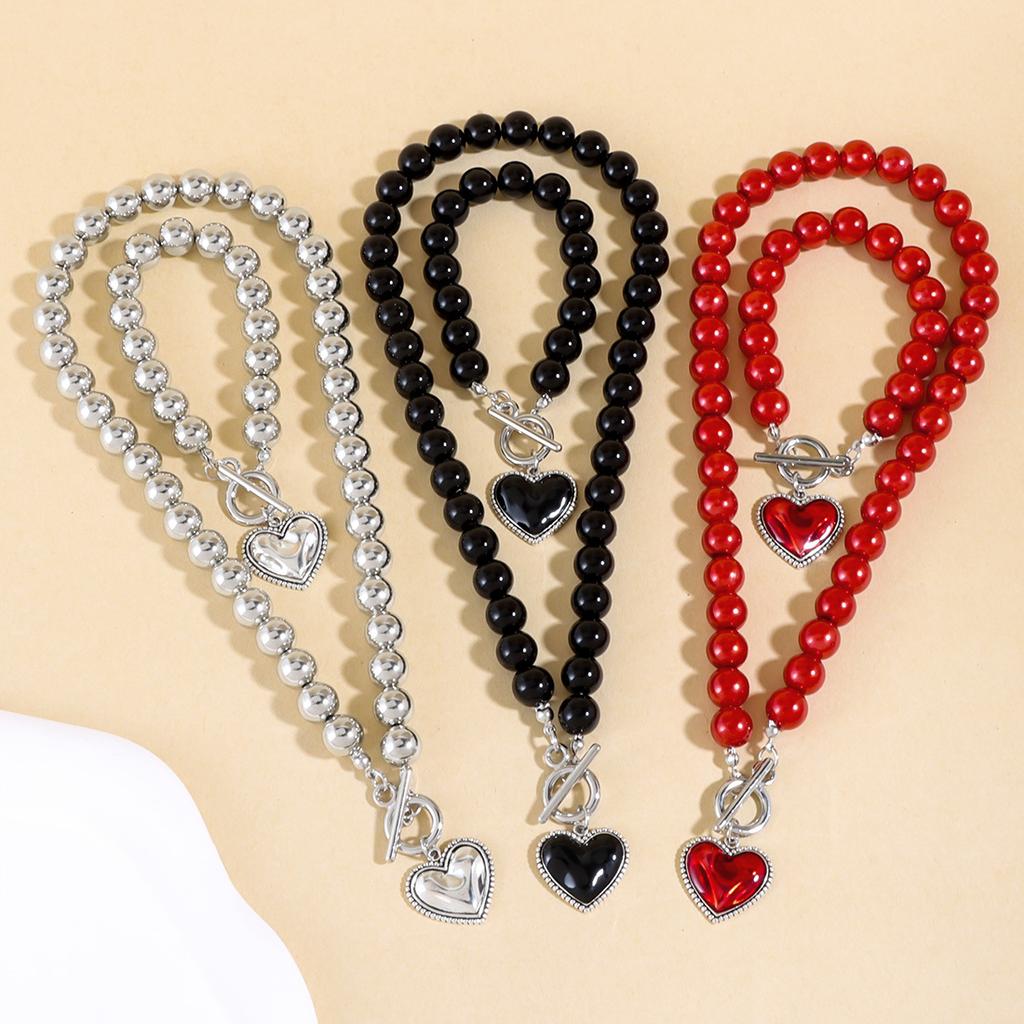 European and American Simple Imitation Pearl Heart Pendant Necklace