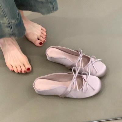 Sommer 2025: Neue, höhenverstärkende Flip-Flops mit flacher Sohle, bequemer Form, Schleifendesign, Satin, runder Zehenpartie und halbhohem Schaft für Damen