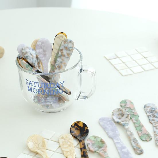 Dessert Spoon Retro Style Smooth Edge Unique Pattern Food Grade Ergonomic Handle Decorative Acrylic Cake Ice Cream