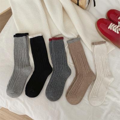 Herbst- und Wintersocken im Color-Blocking-Design, Damen-Mittelschaftsocken, Verdickte Wollsocken, Warme und Retro-Frotteesocken