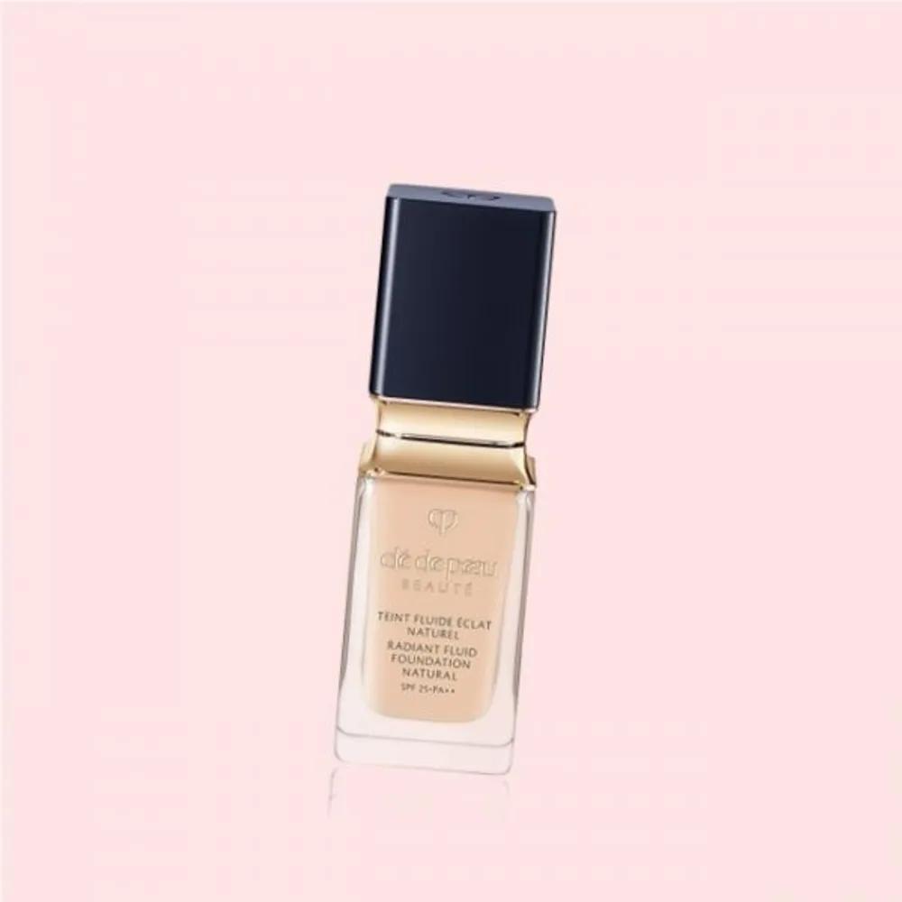 

Cle de Peau Beauté Radiant Fluid Foundation Natural M 2125882883 4516454