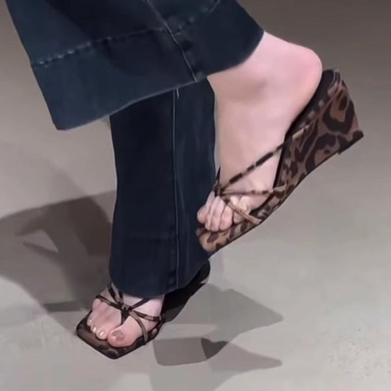 Fashion Leopard Women Slippers Wedges Clip Toe Fashion Shoes Summer High Heeled Sandals Woman 2025 Elegant Dress New Zapatos De Mujer