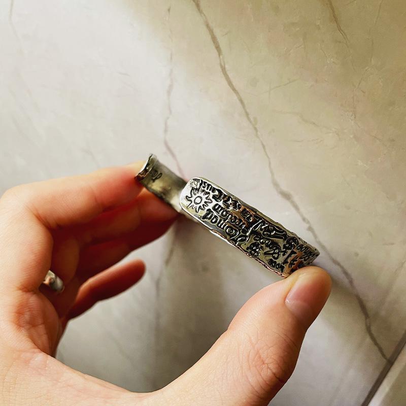 Retro Carved Graffiti Bracelet For Men Women Zinc Alloy Punk Gothic Adjustable Bracelet Designer Zircon Unisex Accessories Gift